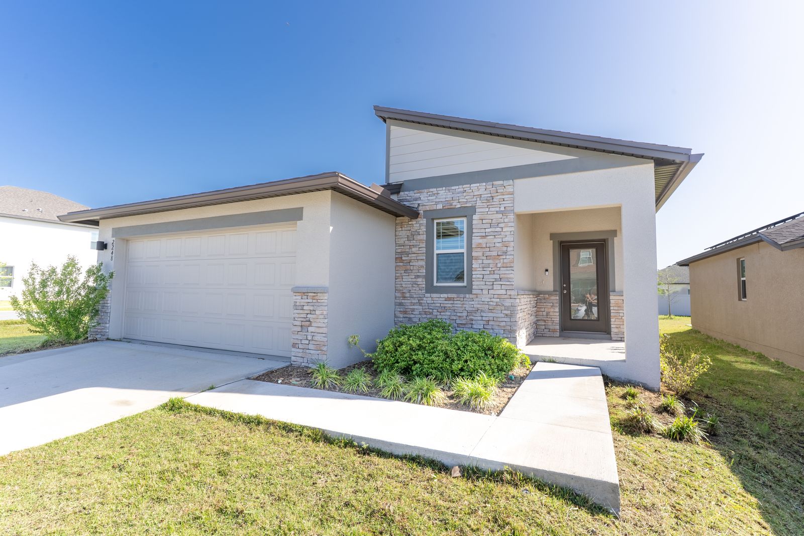 Single-story new construction home exterior